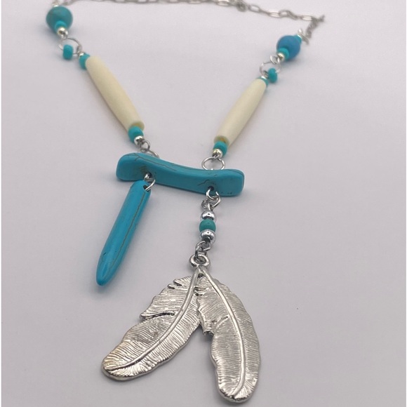 The Flow NWOT Handmade necklace beaded bone beads turquoise howlite pendant - Picture 3 of 8
